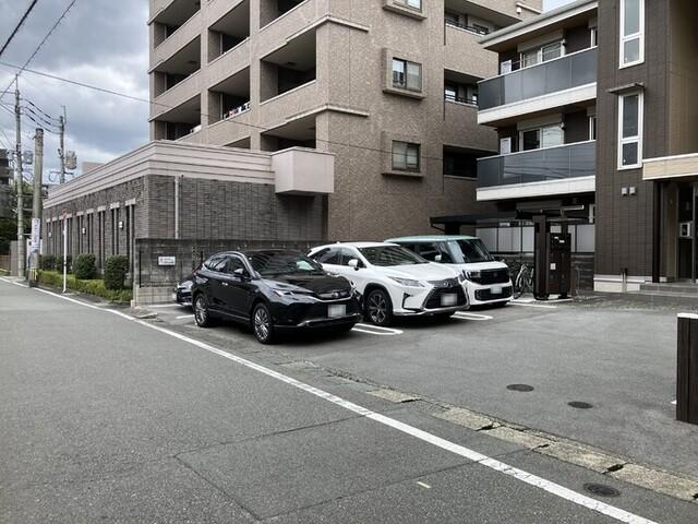 D-room新屋敷（201） 駐車場