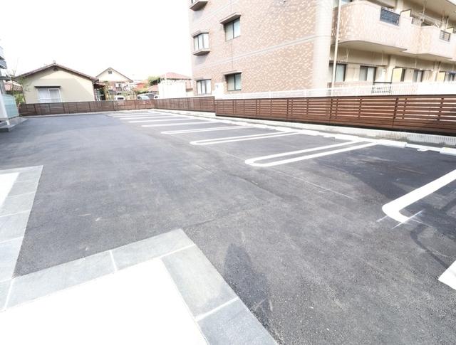 Ｄ’プレイス　八王寺（103） 駐車場