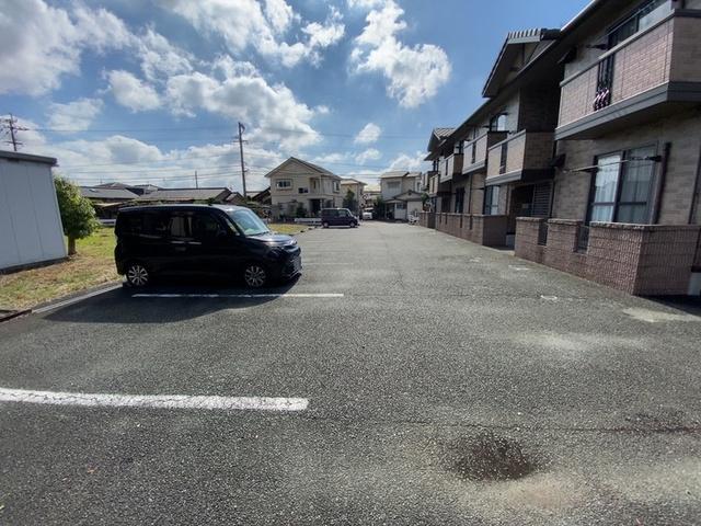 カメリアⅢ（101） 駐車場