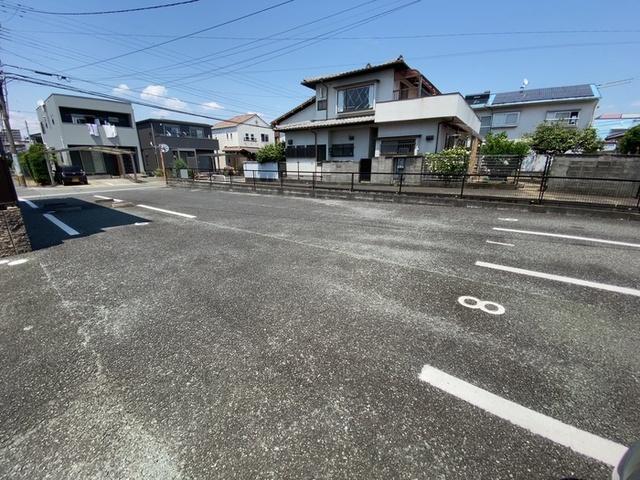 ウィルモア刈草　A棟（202） 駐車場