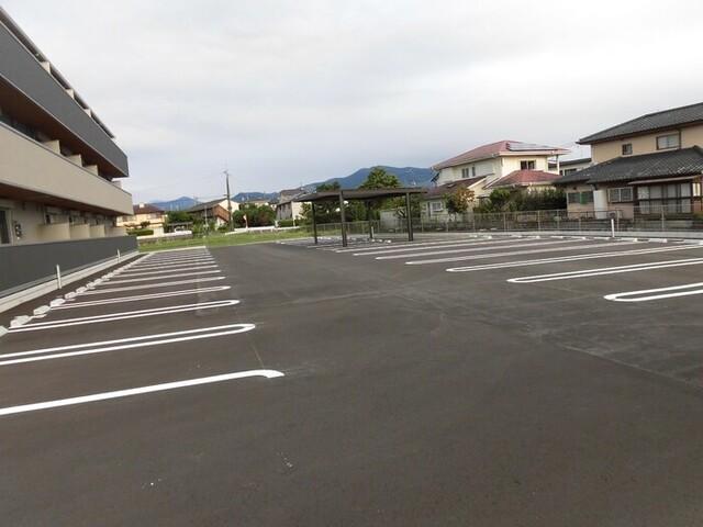 SAKURA　B棟（305） 駐車場