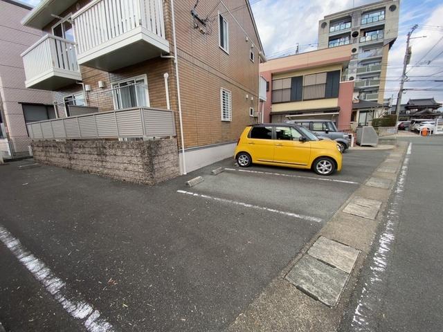 ロイヤルコーポ井芹（101） 駐車場