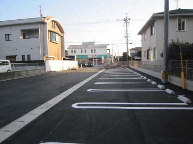 ウィットまい田崎（208） 駐車場
