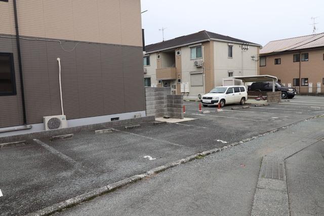 レーベンパレス　A棟（102） 駐車場