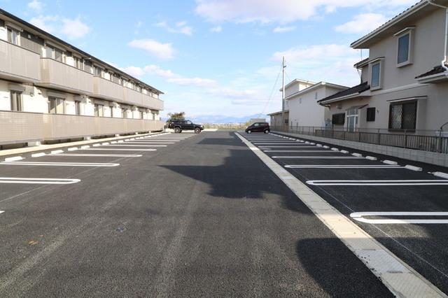 グランセジュール飛田（207） 駐車場