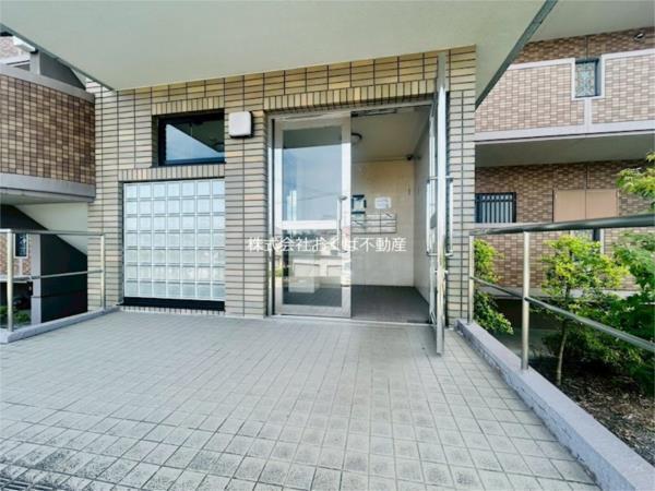 レジデンス新地（302） エントランス