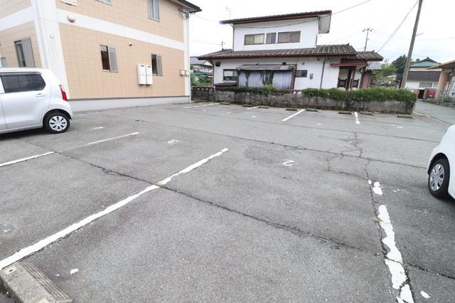 プレミール乙姫（101） 駐車場