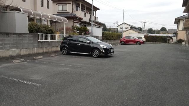 キャッスル　コンフォート　B棟（105） 駐車場