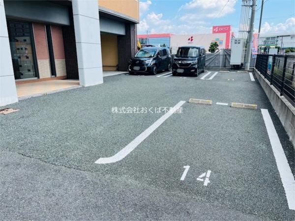 クロノス31田井島（602） 駐車場