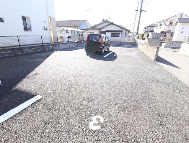 ヴィラ沼山津（101） 駐車場