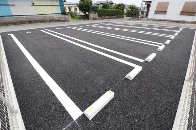 TORISIA古閑（103） 駐車場