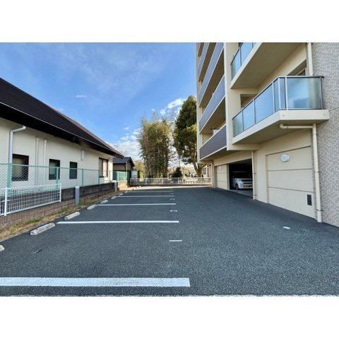 K-Smartけやき通り（801） 駐車場