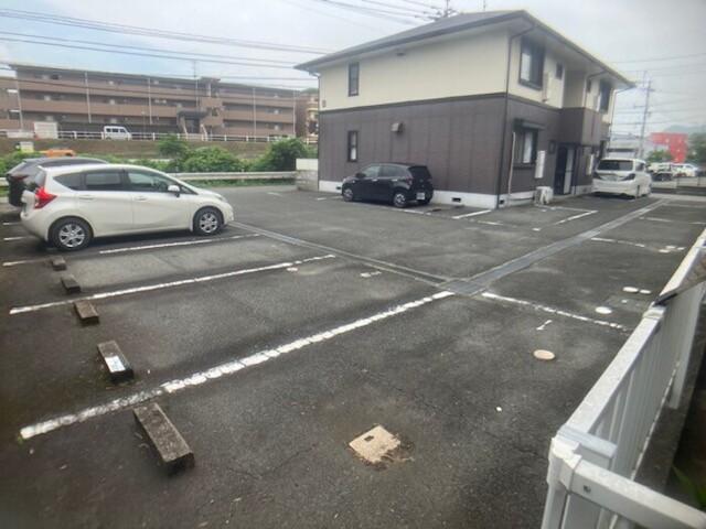 プレミールハイム　B棟（102） 駐車場