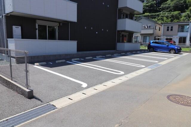 TSコート大津（103） 駐車場