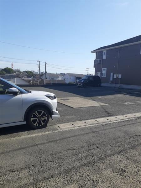 パインヒルズＡ（105） 駐車場