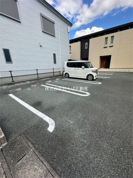 ラ・ペジーブル新大江（101） 駐車場