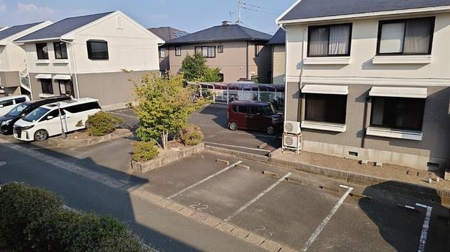 アンプルール　D棟（201） 駐車場