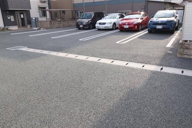 グランドヴィラ　A棟（103） 駐車場