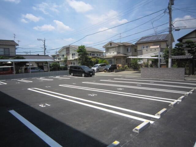 Rose　Mansion(ﾛｰｽﾞﾏﾝｼｮﾝ）（303） 駐車場
