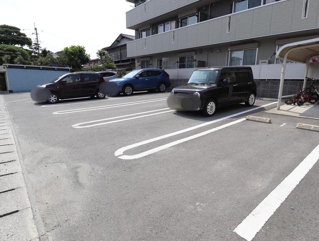 ラ・シャンス（302） 駐車場