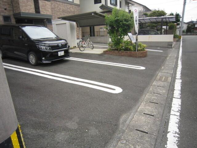 ウィルモア田迎（201） 駐車場