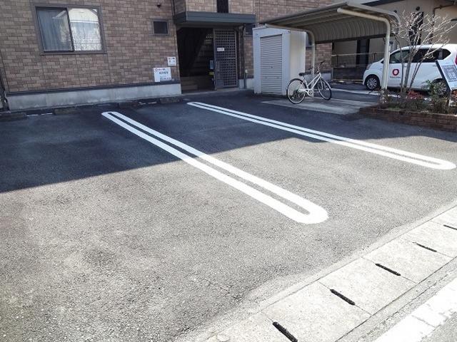 ウィルモア田迎（201） 駐車場