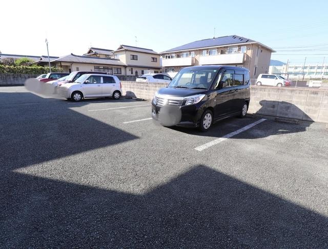 クレール花陵　B棟（203） 駐車場