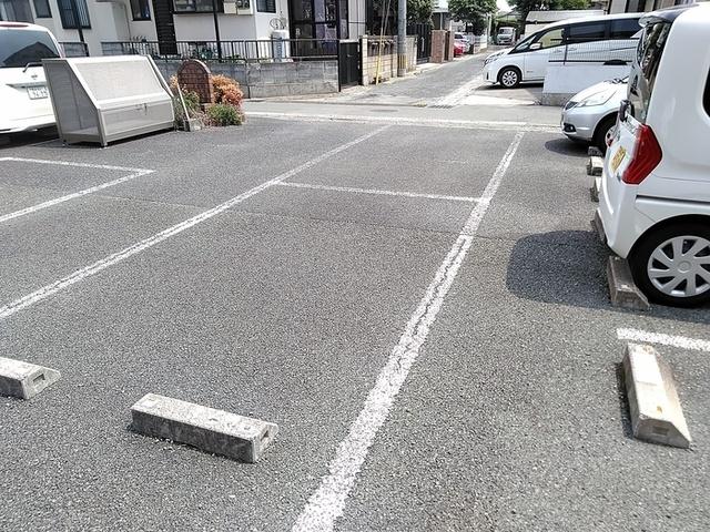 セジュールグランフォレ　A棟（102） 駐車場
