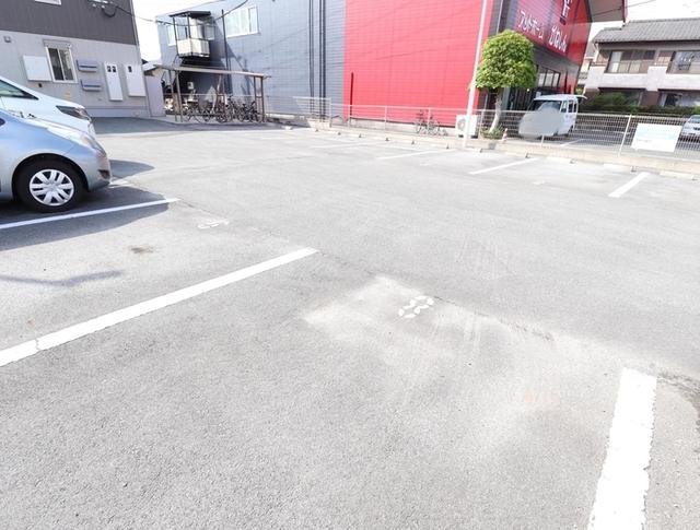 PLEMIER近見（203） 駐車場