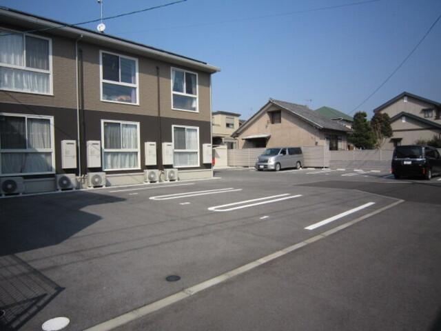 レガリア（102） 駐車場