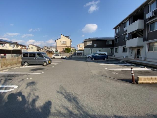 アークブライト（102） 駐車場