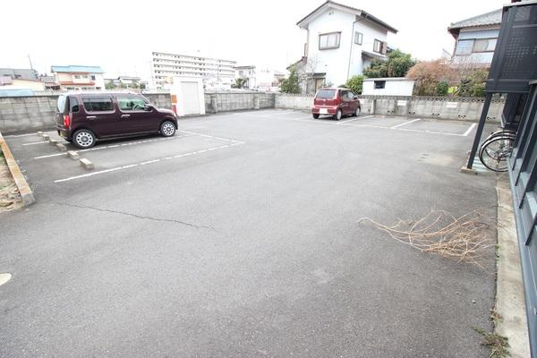 レトアハイム（201） 駐車場