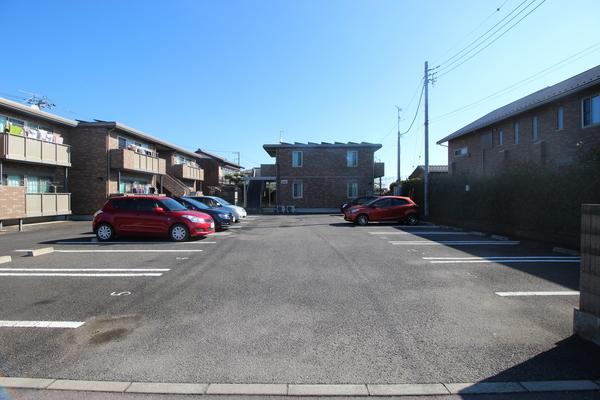 ルミエールいいくらA（101） 駐車場