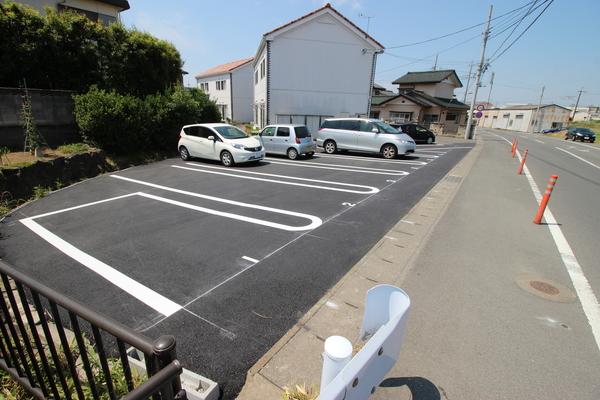 グレースメゾンⅡ（B） 駐車場