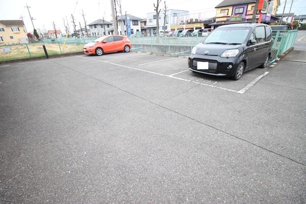 メゾン・ド・プリンＡ（101） 駐車場