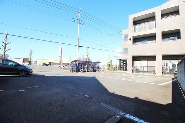 セゾン古久家（102） 駐車場