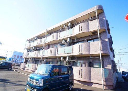 ユヴェントス（302） 駐車場