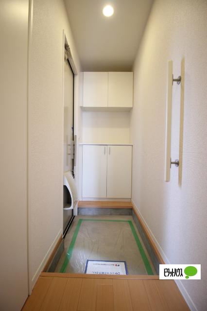 コンフォールコート（102） 玄関