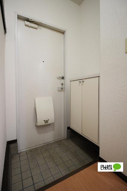 グランドール華蔵寺C（101） 玄関
