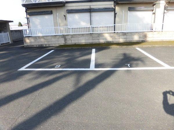 クレベール（202） 駐車場