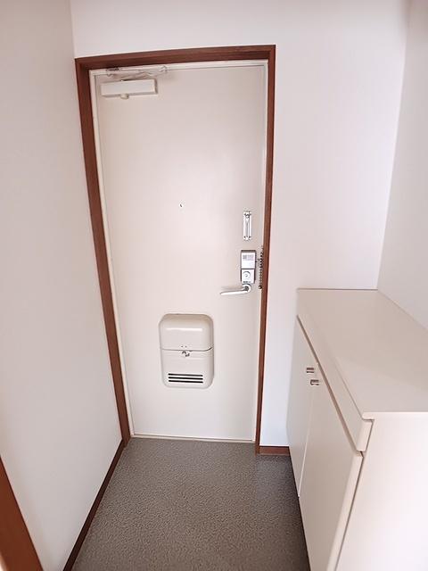 ファミール扇（105） 玄関