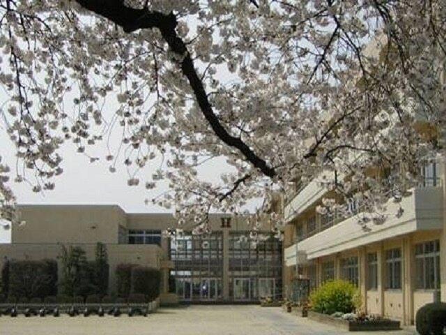 伊勢崎市立あずま小学校：889m