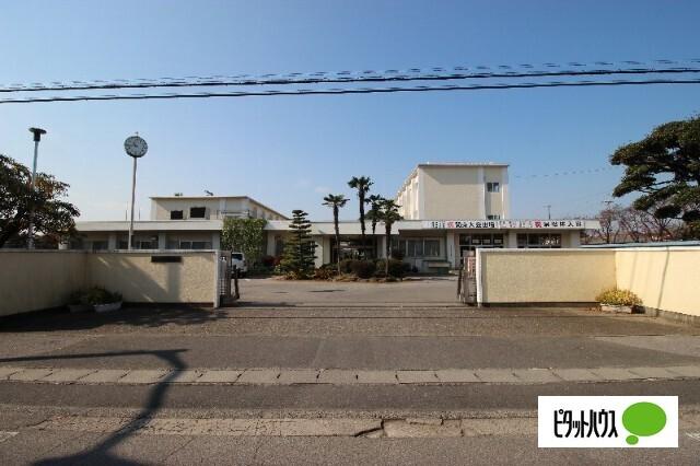 伊勢崎市立第三中学校：1314m