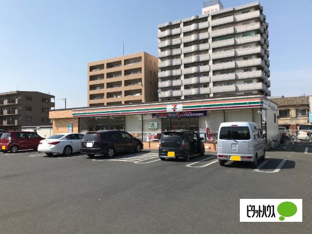 セブンイレブン新伊勢崎駅前店：614m