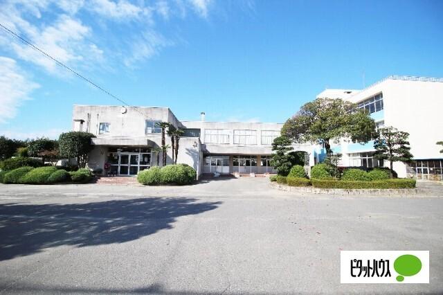 伊勢崎市立豊受小学校：1100m