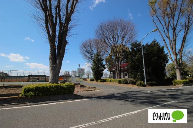 伊勢崎市赤堀西部スポーツ公園：1952m