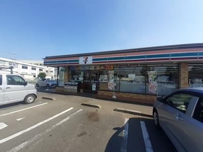 セブンイレブン伊勢崎日乃出町店：526m