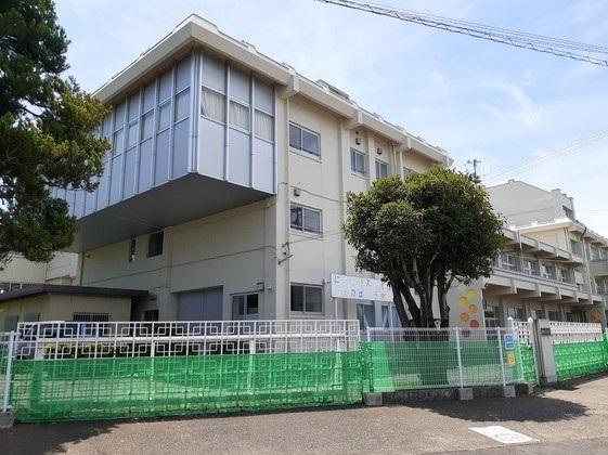 前橋市立わかば小学校：1203m
