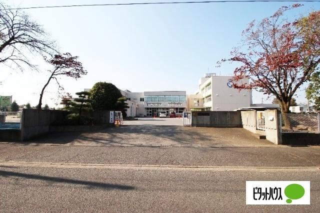 伊勢崎市立広瀬小学校：741m