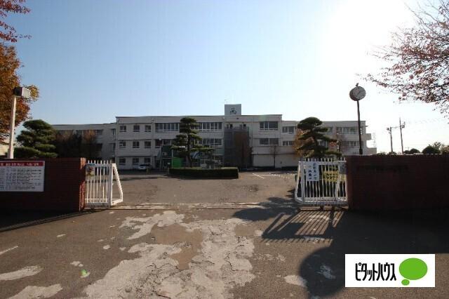 伊勢崎市立第二中学校：1318m